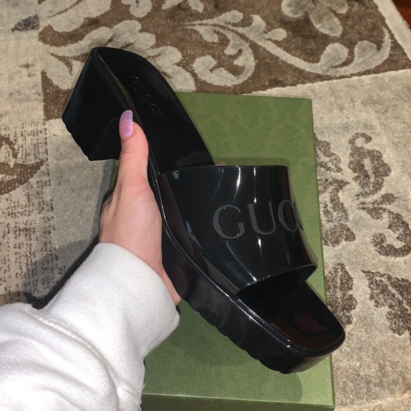 *Brand New* GUCCI Rubber Logo Platform Slide Sandal size 11 - Picture 1 of 8
